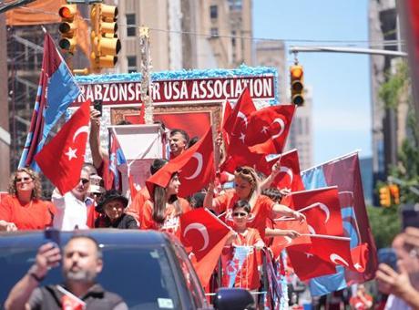 New York'ta 43. Türk Günü Yürüyüşü: Birlik ve Dayanışma Coşkusu