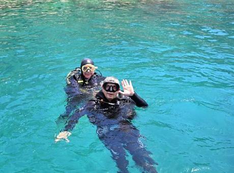 Antalya'da deniz altındaki ekosistem için dalış gerçekleştiren Vali Hulusi Şahin, koruma projelerini duyurdu