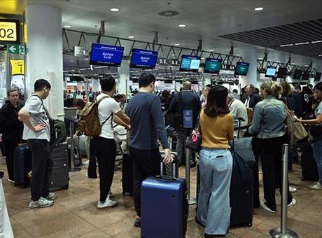 Brüksel Havalimanı'nda Kaos Uyarısı: Uzun Kuyruklar ve Personel Eksikliği Sorunu