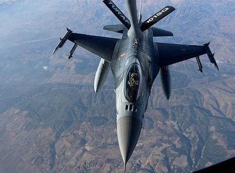 Estonya Hava Sahasında Tansiyon Arttı: NATO'ya Ait Savaş Uçağı İHA'yı Düşürdü