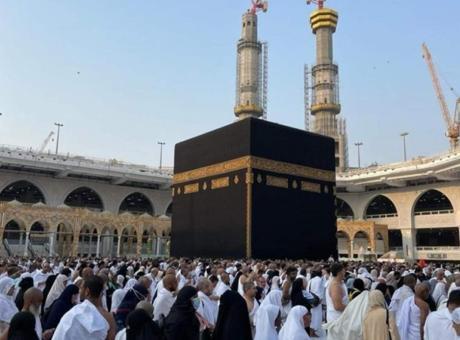 Mekke'de Hac İzin Belgesi Olmadan Giriş Yapmaya Çalışan 13 Kişi Yakalandı