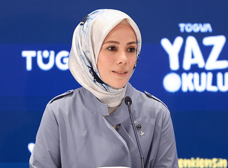 TÜGVA Yaz Okulu İstanbul'da Tanıtıldı: Esra Albayrak, Çocuklarımızı Dijital Tehlikelerden Koruma Vurgusu Yaptı