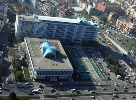 İmamoğlu'na Yönelik 'Çıkar Amaçlı Suç Örgütü' Soruşturması: Adliyeye Sevk Edilen 60 Şüpheli