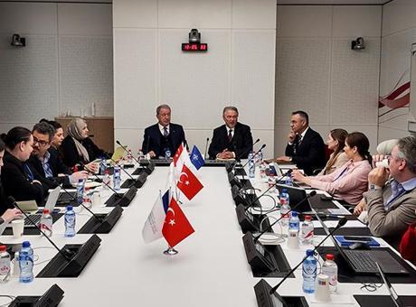 Brüksel'deki Türkiye-NATO Panelinde Stratejik İşbirliği Ele Alındı