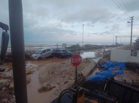 Hatay'da Sel Felaketi: Ölü Sayısı 3'e Yükseldi, Okullar Tatil Edildi