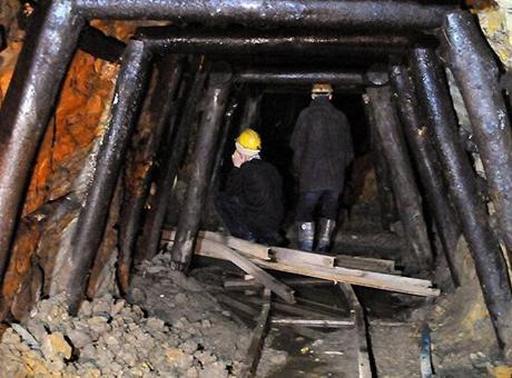 Çin'de Kömür Madeninde Gaz Kaynaklı Patlama: 90 İşçi Hayatını Kaybetti
