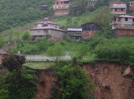 Giresun'da Heyelan Tehdidi: 11 Ev Tahliye Edildi