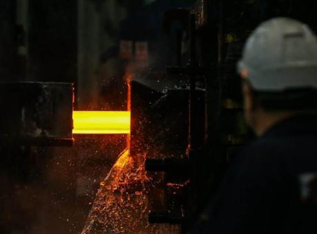 Nambuangongo'da Terk Edilmiş Madende Korkunç Çökme: 28 Ölü