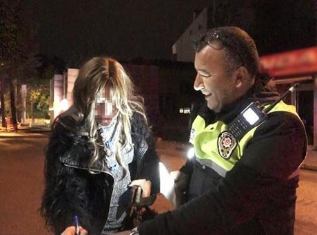 Isparta'da Alkol Denetiminde Eğlenceli Anlar: Kadının Tepkisi Gülümsettirdi