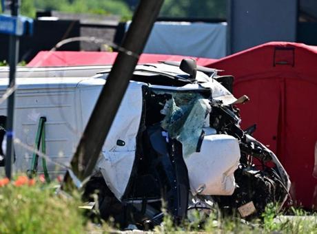 Belçika'da Tren ve Otobüs Çarpıştı: 4 Kişi Hayatını Kaybetti