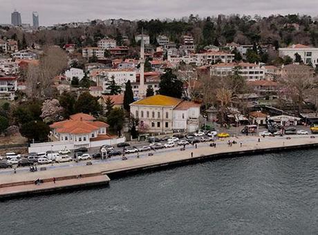 Sarıyer'de Denizde Korkutan Olay: Kadın Panikleyerek Bayıldı, Son Anda Kurtarıldı