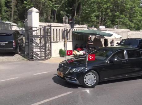 Cumhurbaşkanı Erdoğan, Arife Günü Ailesinin Mezarlığına Ziyarette Bulundu