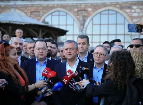 Özgür Özel, Yeni Parti İddialarına Yanıt Verdi: 'Partimizde Birlik ve Beraberlik' 