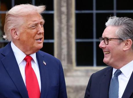 Trump'tan Şaşırtan İddia: Starmer Görevini Bırakacak mı?