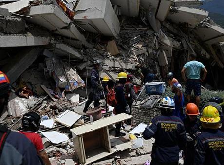 Venezuela'daki Şiddetli Depremler Can Kayıplarını Artırıyor: Yüzlerce Kişi Enkaz Altında