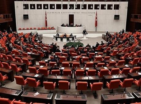 Meclis'e Sunulan 10 Milletvekilinin Dokunulmazlık Dosyaları İnceleniyor