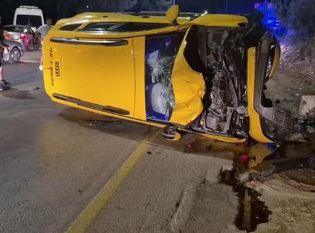 Bodrum'da Taksi ile Motosiklet Çarpıştı: 1 Kişi Hayatını Kaybetti, 1 Kişi Ağır Yaralı