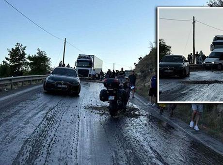 Mazot Sızıntısı Zincirleme Kazaya Sebep Oldu: 4 Araç Birbirine Girdi