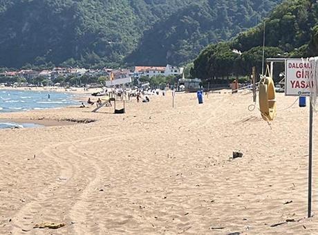 İnkumu Plajı'nda Yoğunluk: 32 Kişi Boğulma Tehlikesi Geçirdi