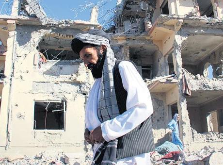 Pakistan ve Afganistan Arasındaki Gerilim Tırmanıyor: Karaçi'deki Saldırının Ardındaki Gelişmeler