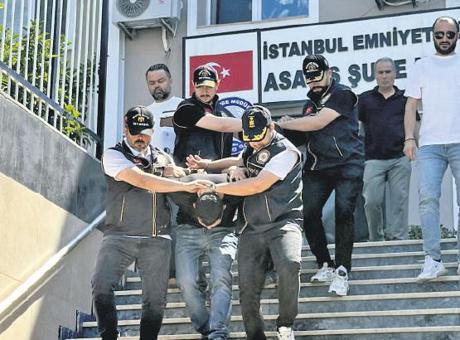 Postacı Kılığında Cinayet: İntikam İddiasıyla Yakalandı