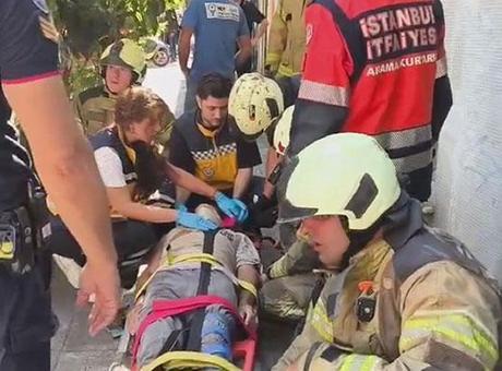Kadıköy'de Yıkım Sırasında Çöken Bina: İşçiler Kurtarıldı