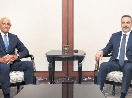 Dışişleri Bakanı Hakan Fidan'dan Stratejik Görüşmeler: Barrack ile Bir Araya Geldi