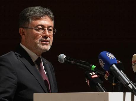 Bakan Yumaklı: Türkiye, orman yangınlarıyla mücadele için İspanya'ya 2 uçak gönderdi