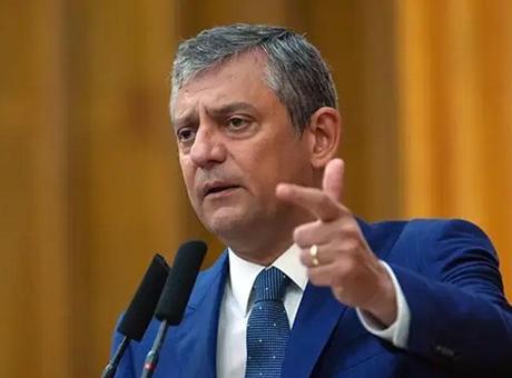 Cumhurbaşkanı Erdoğan'a yönelik sözleri nedeniyle Özgür Özel'e 800 bin TL tazminat