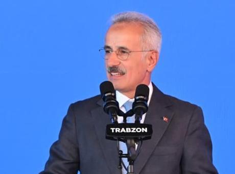 Bakan Uraloğlu: Trabzon'a yakışır canlı bir yaşam merkezi inşa ediyoruz