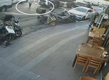Küçükçekmece'de feci kaza! Su tankerinin çarptığı kadın hayatını kaybetti
