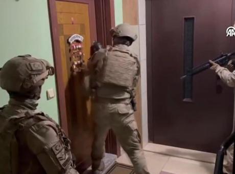 Adana'da operasyon! 12 suçtan aranan hükümlü böyle yakalandı